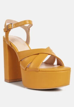 De-vil Crisscross Straps Block Heel Sandals In Tan
